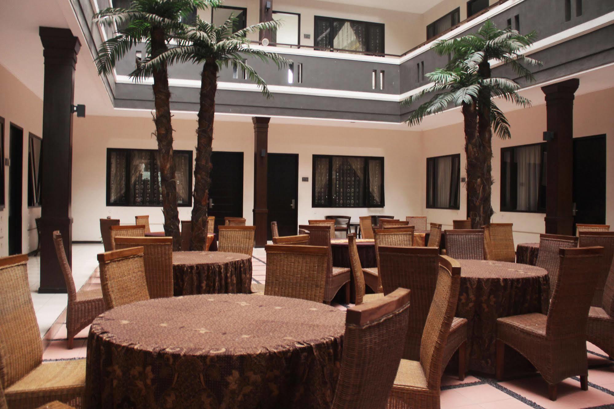 Zen Rooms Grand Hotel Lembang Exterior foto